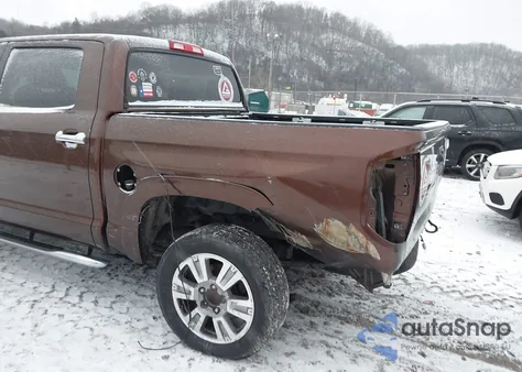 2016 Toyota Tundra 1794 5.7L V8 z USA, uszkodzony, nr VIN 5TFAW5F11GX513775